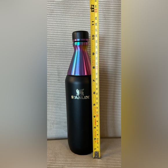 20 oz Black STANLEY Chroma All Day Slim Bottle - Picture 3 of 6